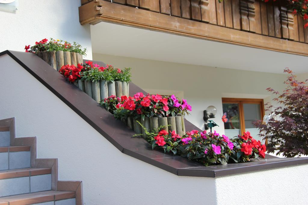 מאלס ונוסטה Aparthotel Garni Haus Hubertus מראה חיצוני תמונה