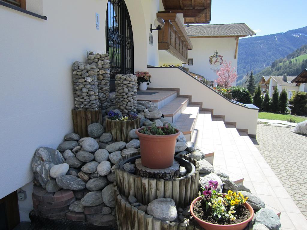 מאלס ונוסטה Aparthotel Garni Haus Hubertus מראה חיצוני תמונה