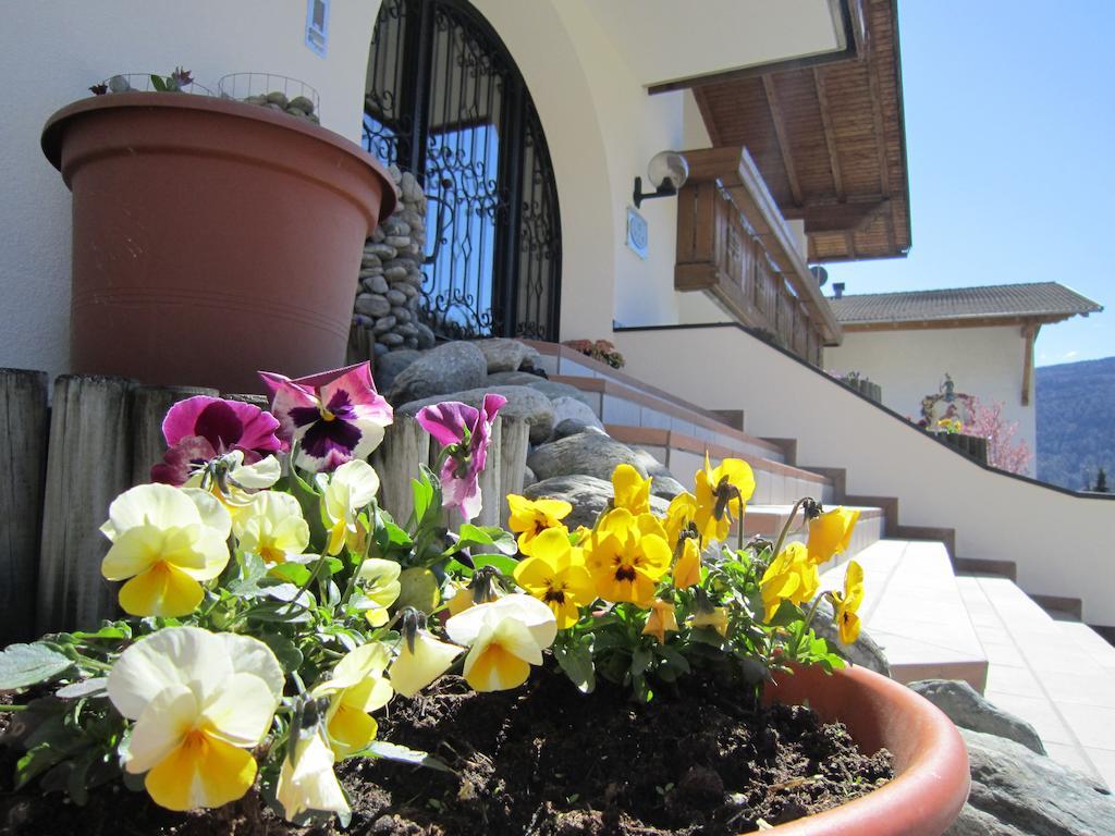 מאלס ונוסטה Aparthotel Garni Haus Hubertus מראה חיצוני תמונה