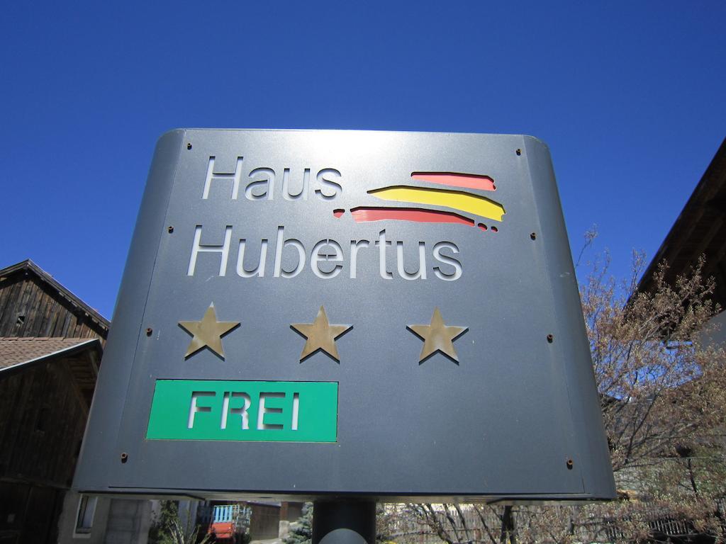 מאלס ונוסטה Aparthotel Garni Haus Hubertus מראה חיצוני תמונה