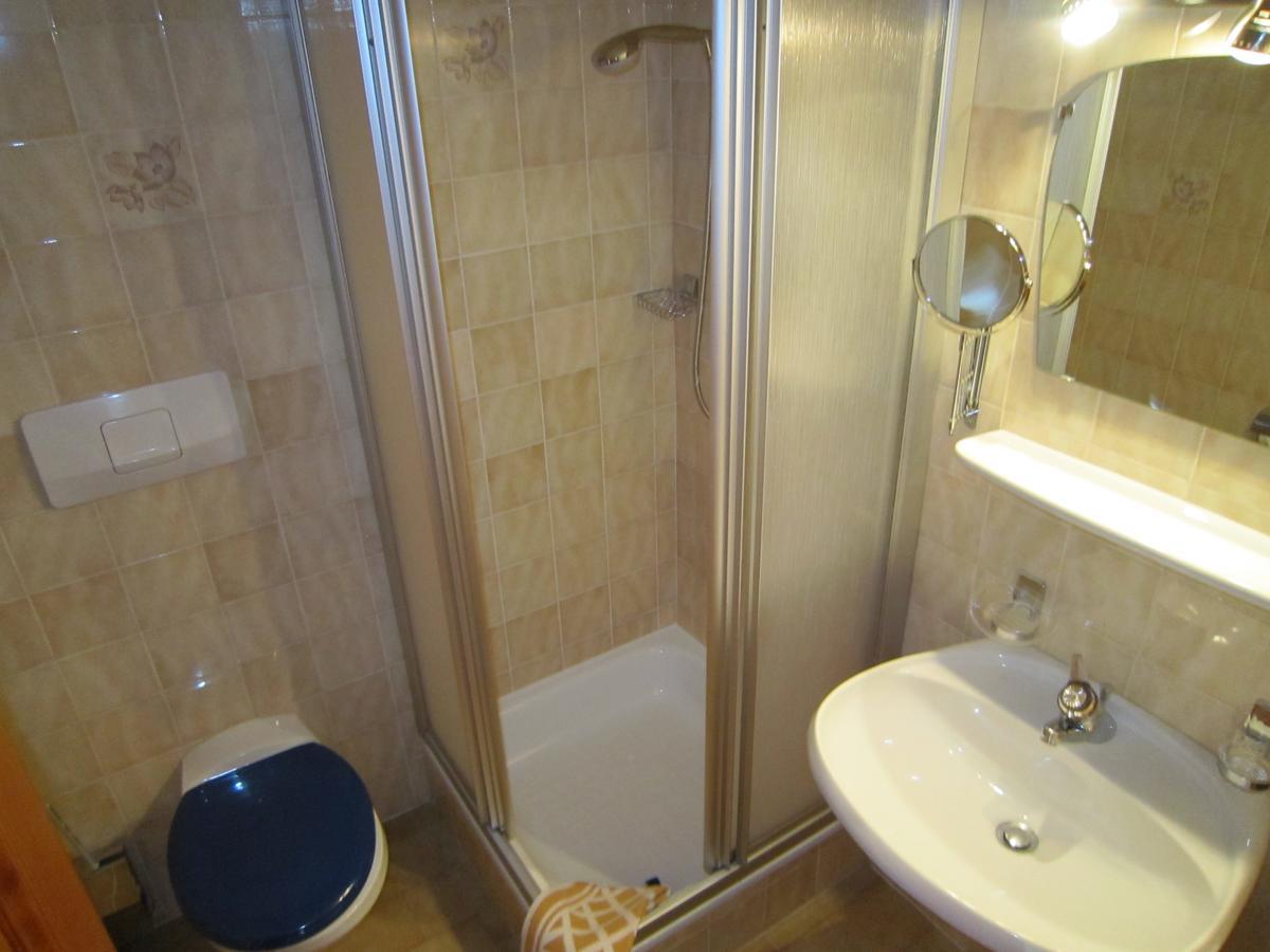 מאלס ונוסטה Aparthotel Garni Haus Hubertus מראה חיצוני תמונה