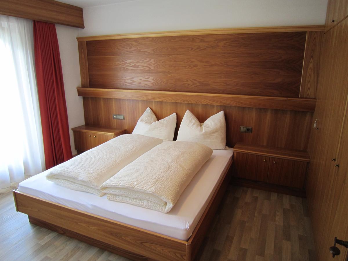 מאלס ונוסטה Aparthotel Garni Haus Hubertus מראה חיצוני תמונה