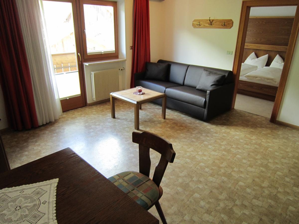 מאלס ונוסטה Aparthotel Garni Haus Hubertus מראה חיצוני תמונה
